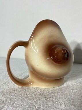 Vintage 1981 Ceramic Boob Mug Novelty Breast Coffee Cup Boobie Tit Mug Nostalgia